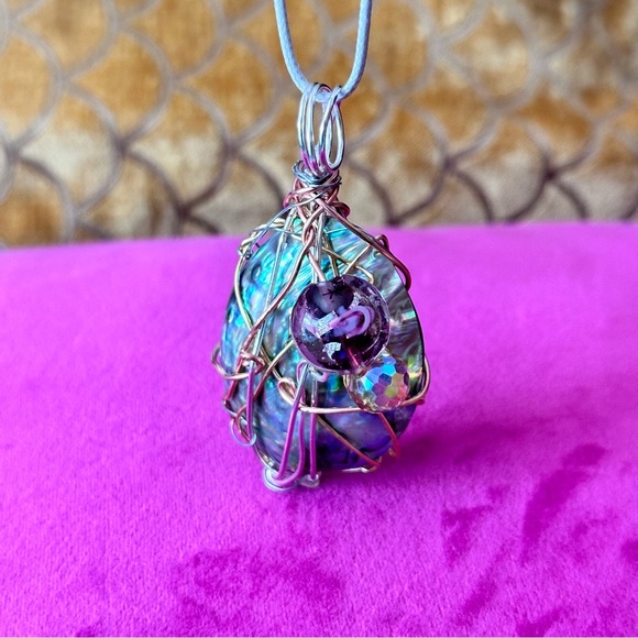 Iridescent Abalone shell Pendant Beaded Accent Artisan Wire-Wrapped Necklace - Picture 2 of 9